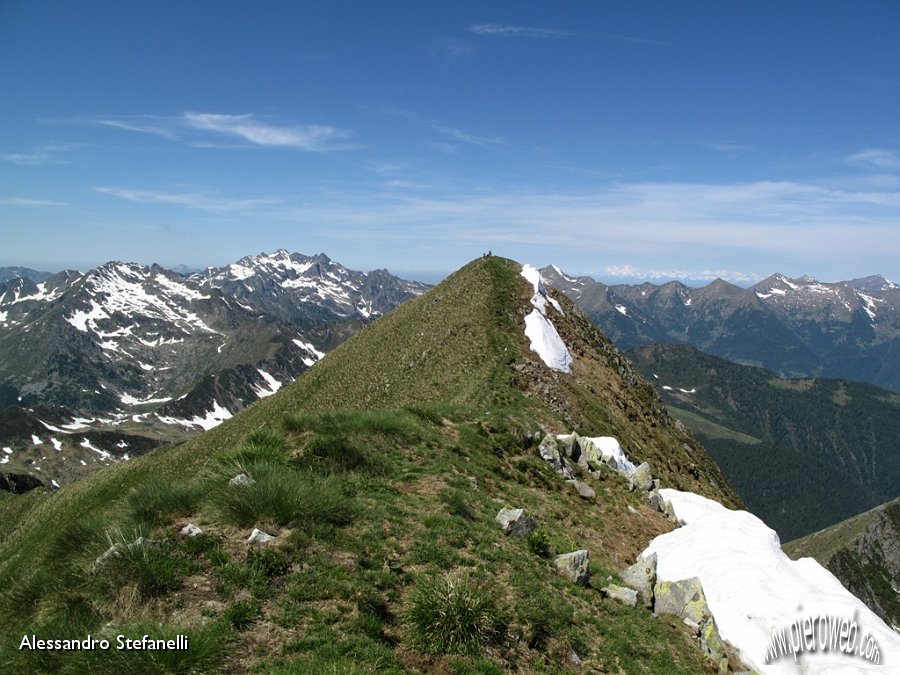 14 Monte Fioraro dall'anticima.jpg